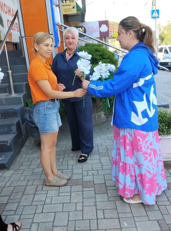 Сегодня, 8 июля, в России отмечается один из замечательных праздников — День семьи, любви и верности Сегодня, 8 июля, в России отмечается один из замечательных праздников — День семьи, любви и верности