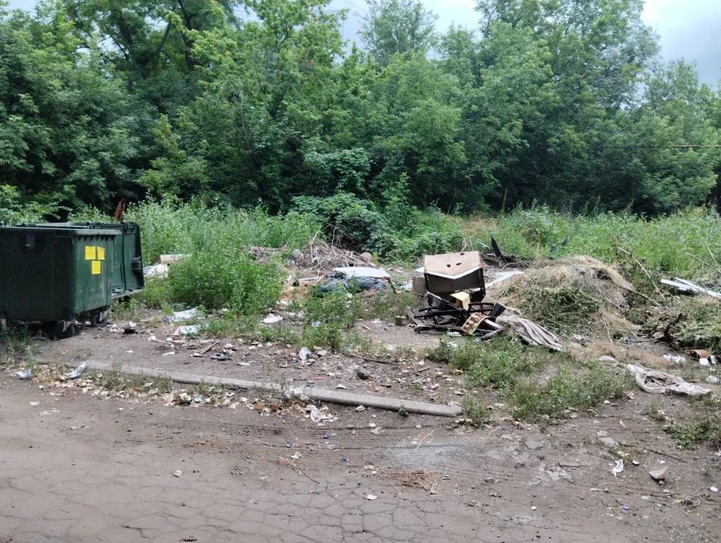 10 июля, с целью приведения территории в надлежащее санитарное состояние в Кировском внутригородском районе выполнены работы по вывозу крупногабаритных накоплений мусора на контейнерных площадках по адресам: ул. Ленина, д.... 10 июля, с целью приведения территории в надлежащее санитарное состояние в Кировском внутригородском районе выполнены работы по вывозу крупногабаритных накоплений мусора на контейнерных площадках по адресам: ул. Ленина, д....