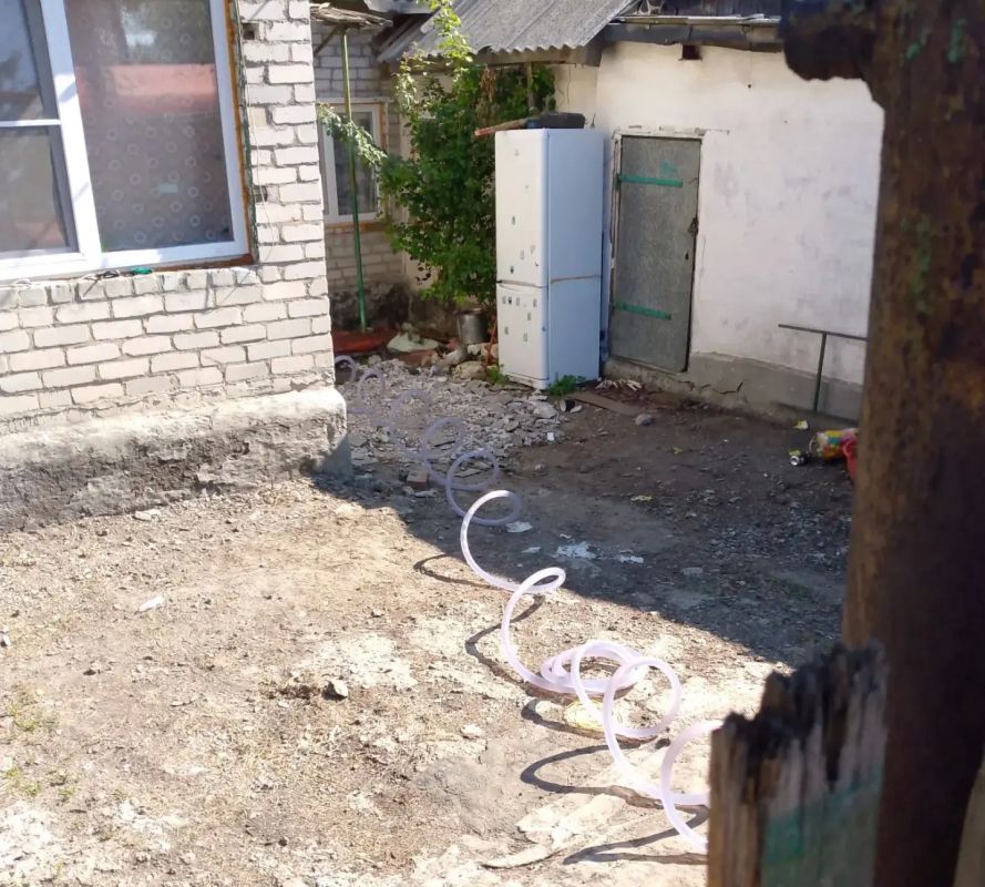 Сегодня, 14 июля, в Кировском внутригородском районе при поддержке региона-шефа Московская область произведен подвоз воды в жилом массиве «Рабочие городки» для жителей улиц Полевая, Правды, Тракторная