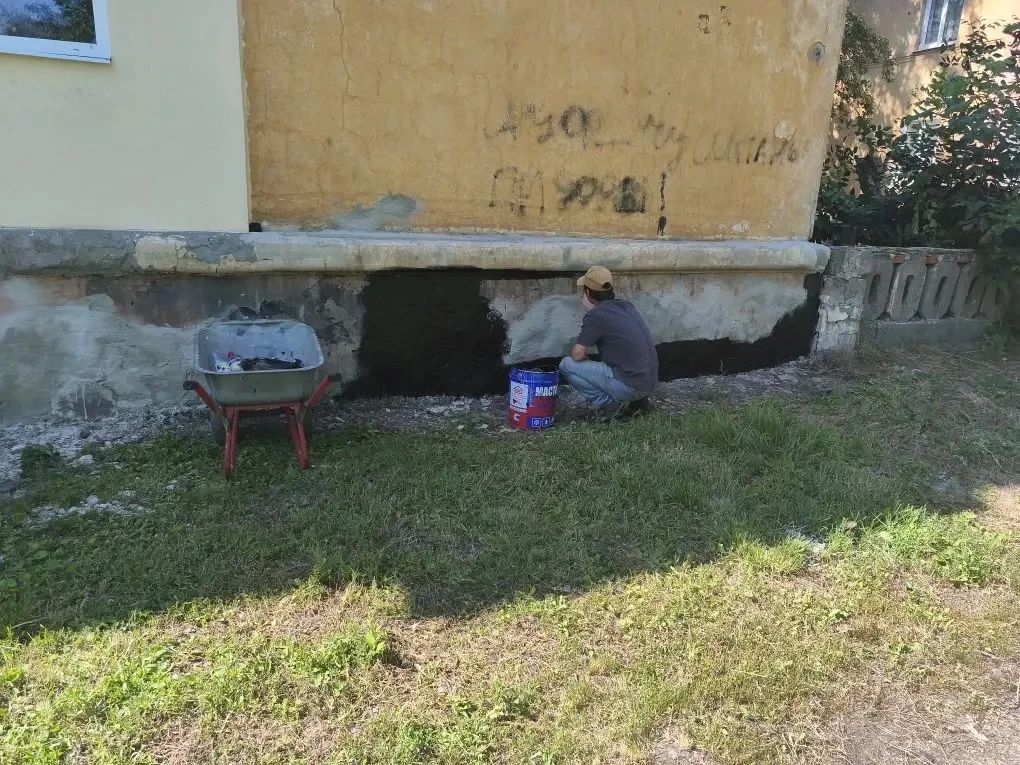 Благодаря активной позиции жильцов и оперативному реагированию ТСН(м) «Холодная балка-2» завершились кровельные работы по адресу ул. Чапаева, д.5, а также по ул. Энгельса, д.4 ремонт цоколя Благодаря активной позиции жильцов и оперативному реагированию ТСН(м) «Холодная балка-2» завершились кровельные работы по адресу ул. Чапаева, д.5, а также по ул. Энгельса, д.4 ремонт цоколя