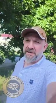 Провалился асфальт на Восточном в Макеевке