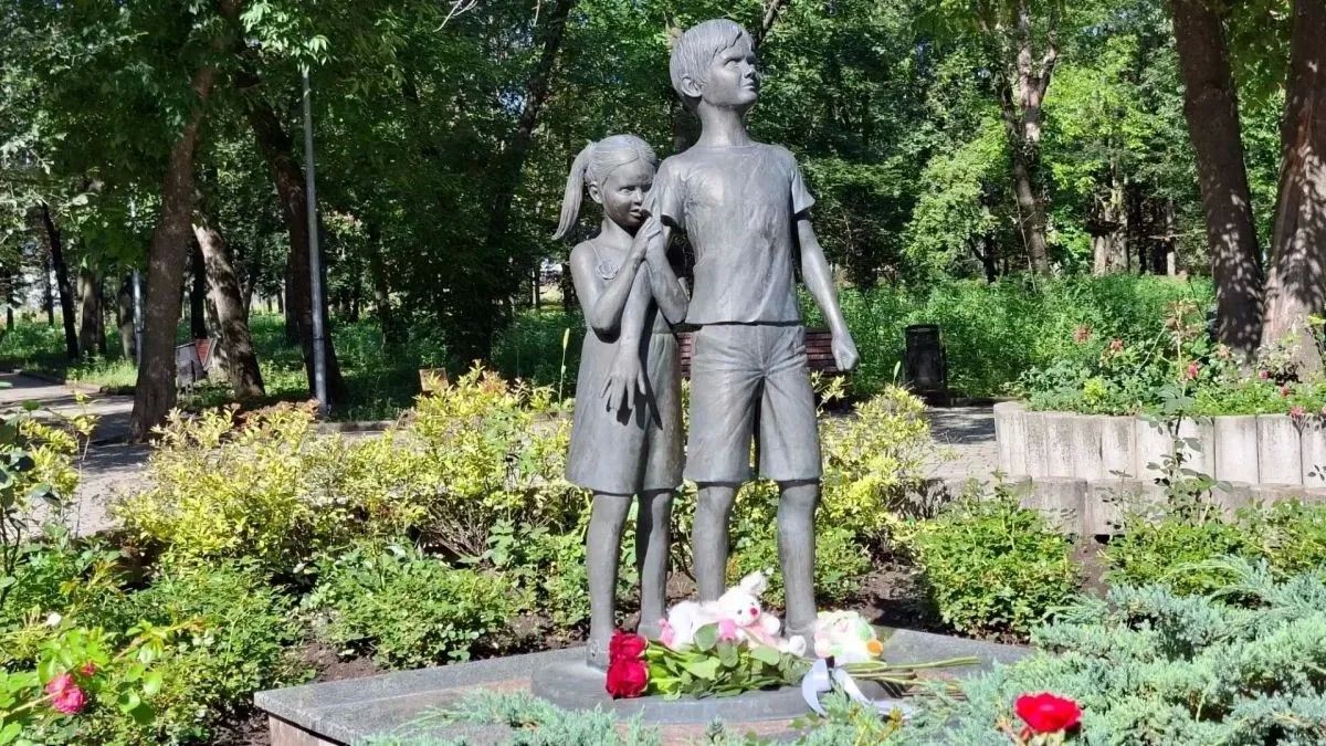 Сегодня, 27 июля 2026 года сотрудники Государственного бюджетного учреждения социального обслуживания «Центр социального обслуживания населения Червоногвардейского района города Макеевки» сотрудники отдали дань уважения... Сегодня, 27 июля 2026 года сотрудники Государственного бюджетного учреждения социального обслуживания «Центр социального обслуживания населения Червоногвардейского района города Макеевки» сотрудники отдали дань уважения...