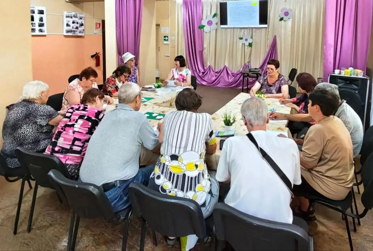 В Центре социального обслуживания Кировского внутригородского района города Макеевки прошло занятие, посвященное психологии темперамента В Центре социального обслуживания Кировского внутригородского района города Макеевки прошло занятие, посвященное психологии темперамента