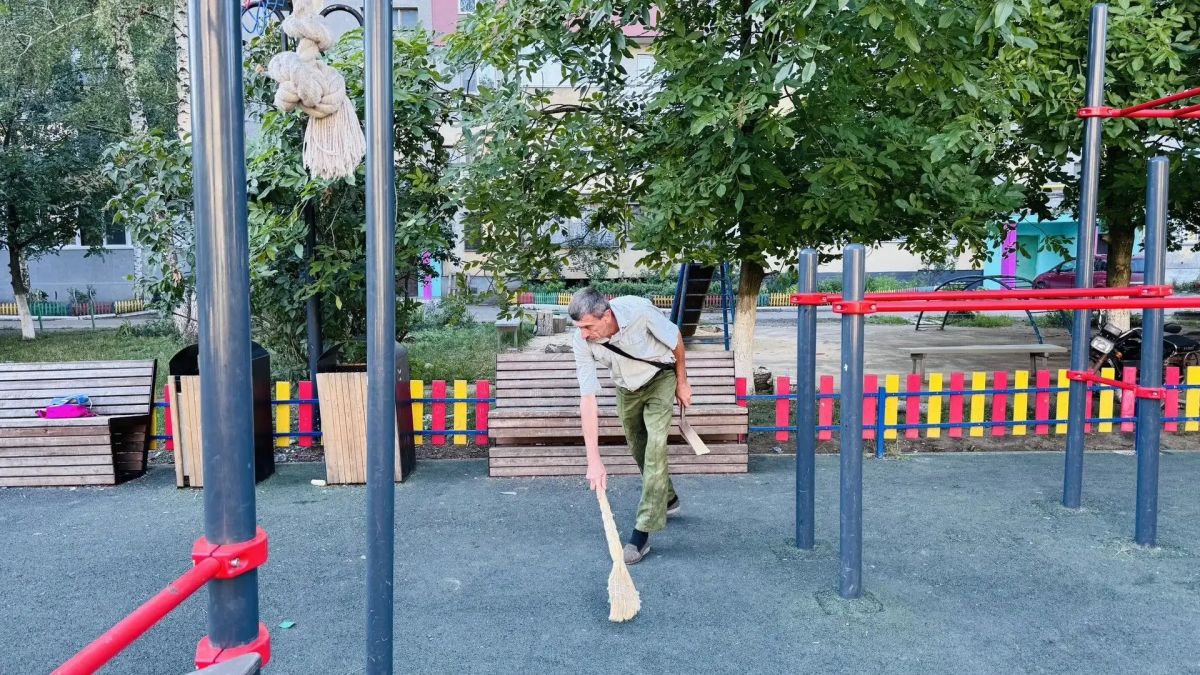 Сегодня, 30 июля, в Червоногвардейском районе прошла экологическая акция «Чистый город» Сегодня, 30 июля, в Червоногвардейском районе прошла экологическая акция «Чистый город»