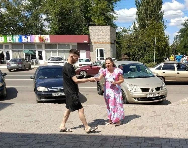 Ежегодно 2 августа в России отмечается День Воздушнодесантных войск (ВДВ) — праздник мужества, отваги и особой воинской чести Ежегодно 2 августа в России отмечается День Воздушнодесантных войск (ВДВ) — праздник мужества, отваги и особой воинской чести