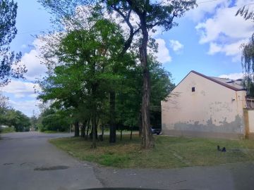 Предприятия Кировского внутригородского района города Макеевки продолжают работы по поддержанию своих прилегающих территорий в надлежащем санитарном состоянии