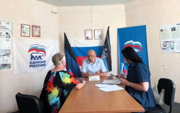 Сегодня, 4 августа, депутат Макеевского городского совета Донецкой Народной Республики первого созыва Олег Венжега провел прием граждан в общественной приемной Единой России Советского внутригородского района городского...