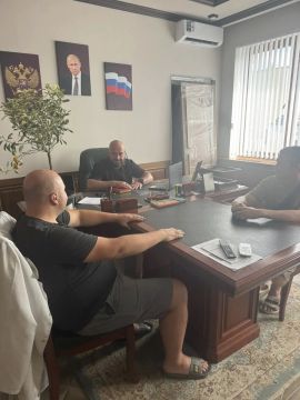 4 августа в Червоногвардейском районе состоялась встреча депутат Макеевского городского совета ДНР Сергея Щетинина с жителями жилого массива Комсомольский по адресу: улица Антропова, 17