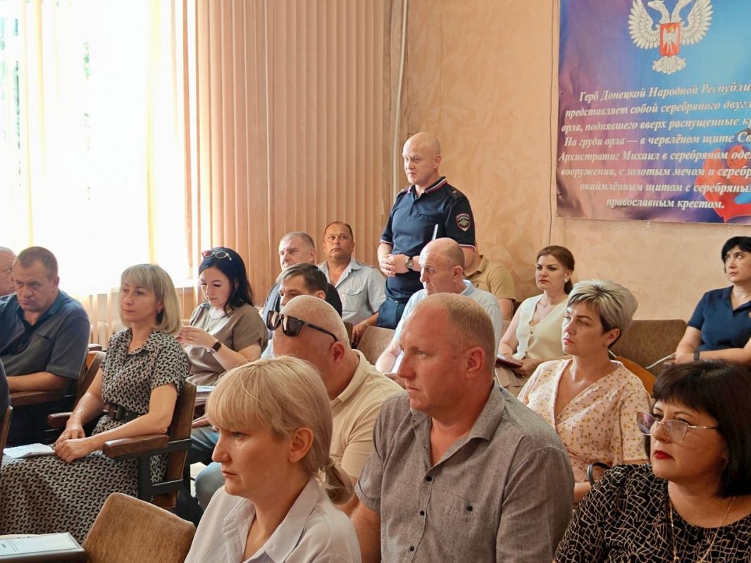 Полицейские проводят работу по защите населения от киберпреступников Полицейские проводят работу по защите населения от киберпреступников