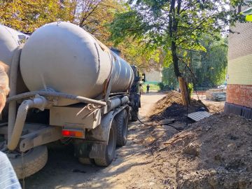8 августа, специалистами Филиала «Макеевское ПУВКХ» ГУП ДНР «Вода Донбасса» проведены работы по прочистке канализационного коллектора по адресу: квартал «Химик», 5а 32, 35, 36