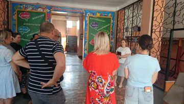 11 августа состоялась встреча депутата городского совета Алены Трякиной с гражданами жилого массива им. Кирова в здании Средней школы № 19