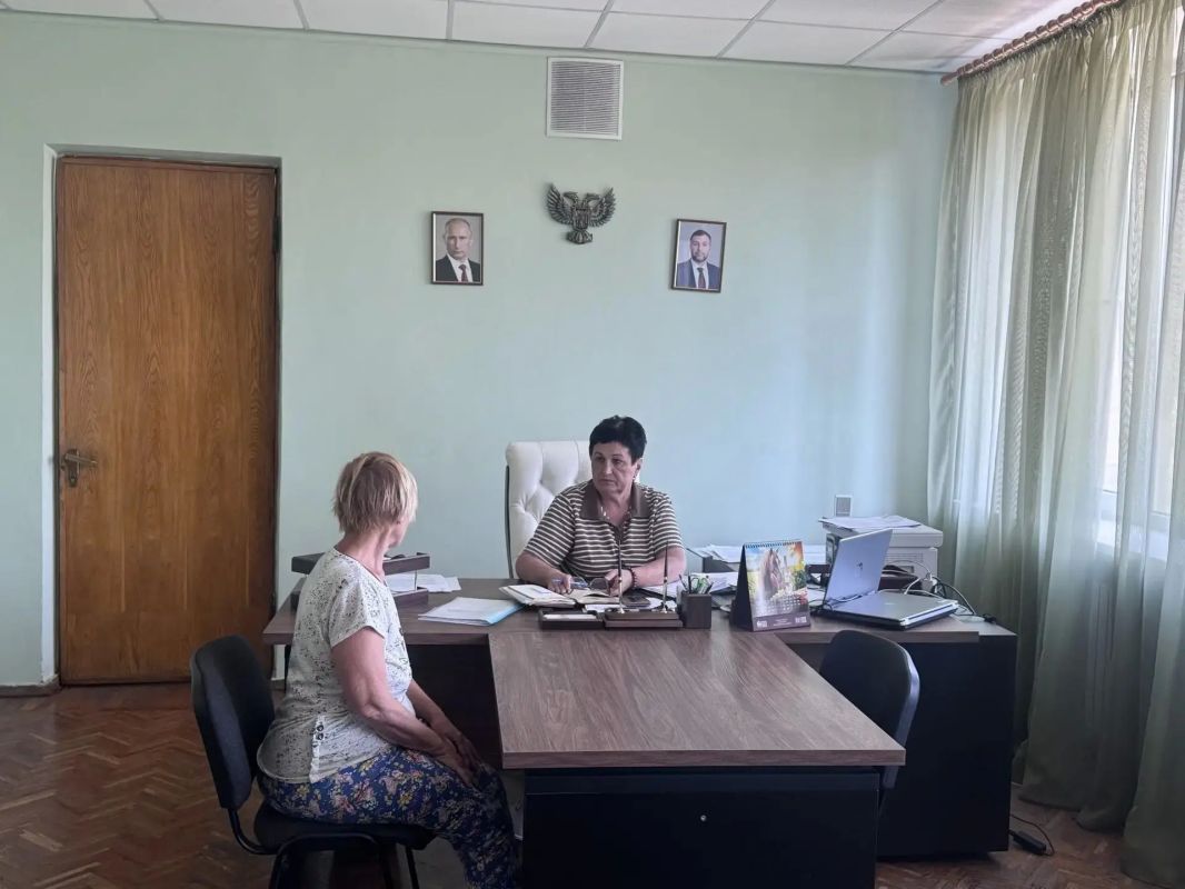 11 августа руководитель Управы Червоногвардейского внутригородского района Администрации городского округа Макеевка Мария Чулакова провела личный прием граждан