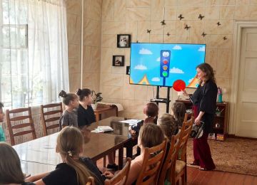 В ДК им. 40-летия ЛКСМУ провели тематический день в рамках формирования и образования детей по безопасному поведению на дороге — воспитанники средней группы танцевального коллектива "Звёздочки» и вокального коллектива...