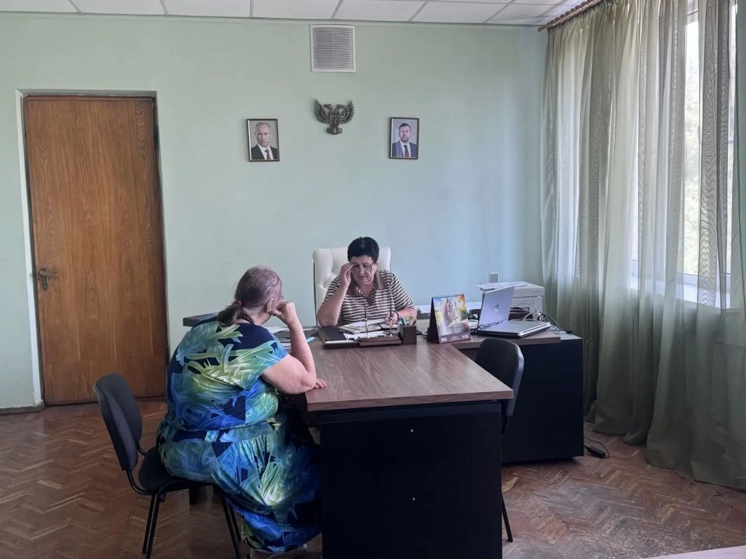11 августа руководитель Управы Червоногвардейского внутригородского района Администрации городского округа Макеевка Мария Чулакова провела личный прием граждан 11 августа руководитель Управы Червоногвардейского внутригородского района Администрации городского округа Макеевка Мария Чулакова провела личный прием граждан