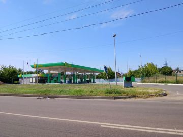 С целью приведения территории в надлежащее санитарное состояние силами автозаправочной станции ГУП ДНР «РТК» по ул. Ленина проведены работы по покосу сорных и карантинных трав на закрепленной и прилегающей территории