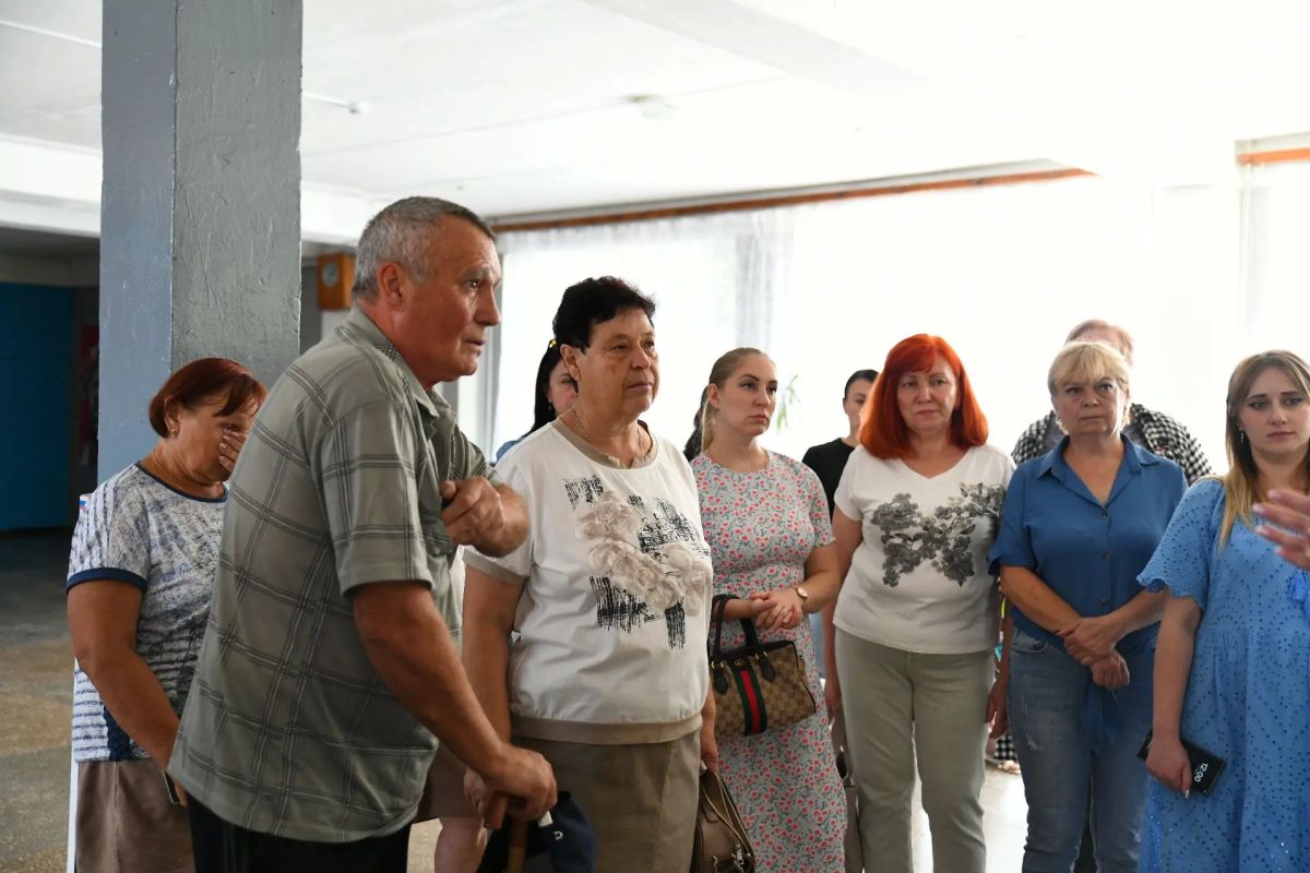 Сегодня состоялась встреча с жителями Калининского микрорайона, где обсуждались насущные проблемы Сегодня состоялась встреча с жителями Калининского микрорайона, где обсуждались насущные проблемы