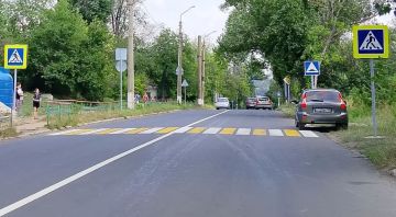 С целью обеспечения безопасности дорожного движения в Кировском внутригородском районе города Макеевки проведены работы по нанесению дорожной разметки «Пешеходный переход» по ул. Трамвайной