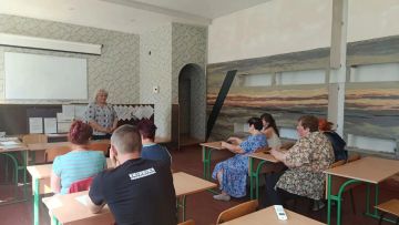 14 августа депутат Макеевского городского совета Донецкой Народной Республики Оксана Бевцык провела встречу с жителями по улице Кирова