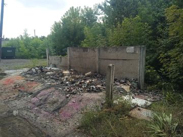 Сегодня, 14 августа, в ночное время в Кировском внутригородском районе города Макеевки в жилом массиве «Совколония» по ул. Димитрова в районе дома № 68 по неустановленным причинам произошло возгорание твердых коммунальных...