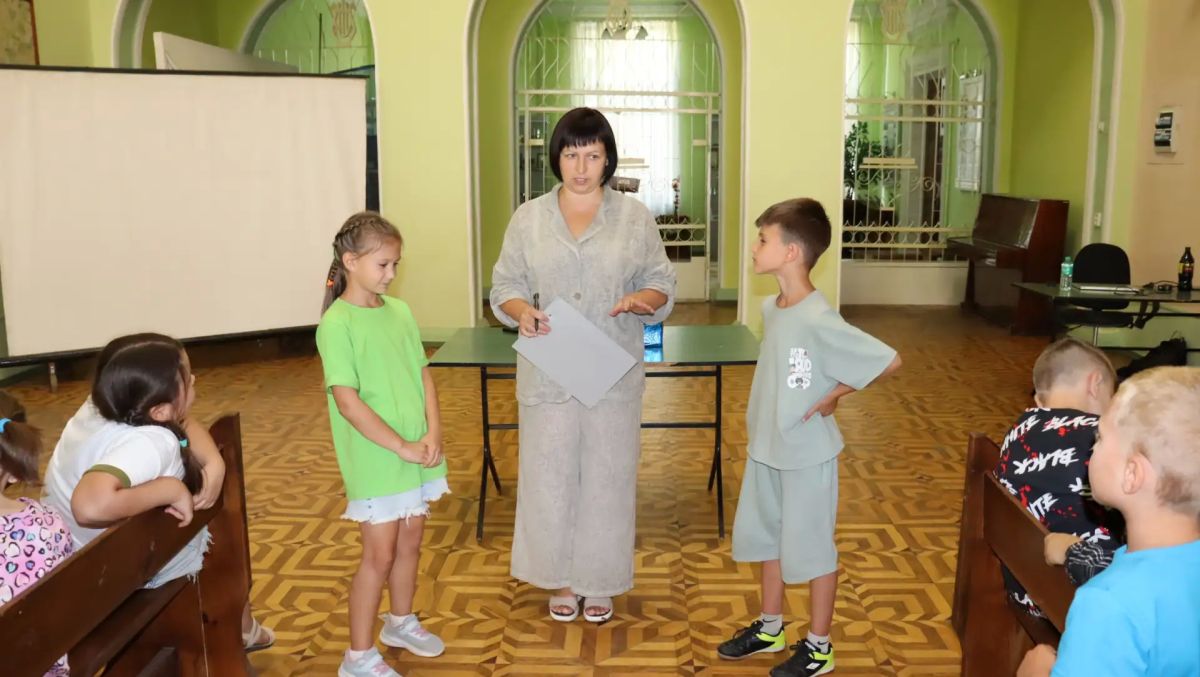 В рамках программы мероприятий, приуроченных к Году единства народов России 13 августа в Муниципальном бюджетном учреждении «Городской дворец культуры им. В. Г. Кирсановой», Дворец культуры «ЯКХЗ» прошла квестигра для... В рамках программы мероприятий, приуроченных к Году единства народов России 13 августа в Муниципальном бюджетном учреждении «Городской дворец культуры им. В. Г. Кирсановой», Дворец культуры «ЯКХЗ» прошла квестигра для...