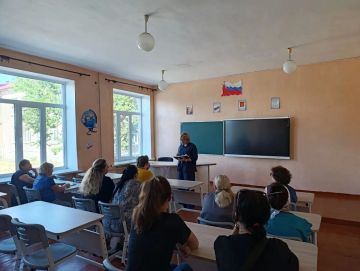 Сегодня, 17 августа в Червоногвардейском районе состоялась встреча заместителя руководителя Управы Червоногвардейского внутригородского района Администрации городского округа Макеевка Татьяны Задорожной с трудовым...