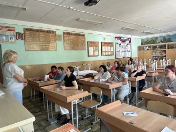 18 августа, в рамках поручения Главы ДНР Дениса Пушилина, спикер Оксана Рыжикова провела информационную встречу по адресу: г.о. Макеевка, г. Макеевка, кв-л Гвардейский, 14