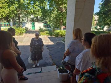 Во исполнение поручения Главы ДНР Дениса Пушилина, 21 августа, спикер-активист, председатель ТОС «Ясиновец» Валентина Карпова провела встречу с жителями Кировского района на подведомственной территории Государственного...
