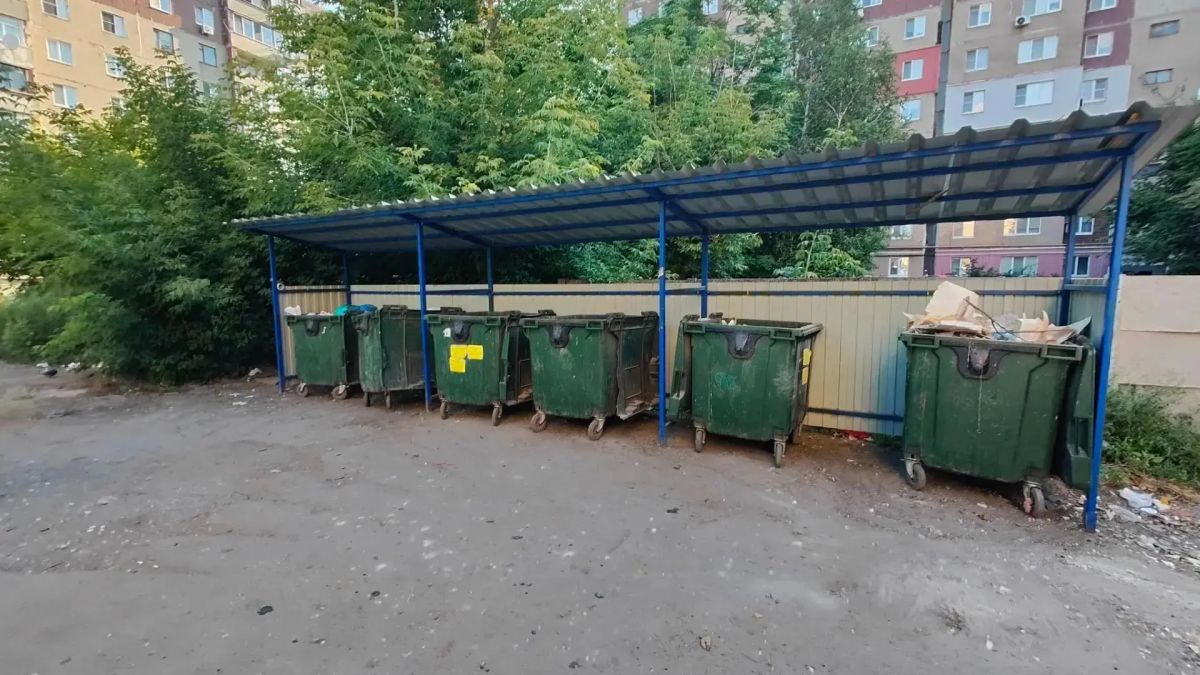 21 августа, с целью приведения территории в надлежащее санитарное состояние в Кировском внутригородском районе выполнены работы по вывозу крупногабаритных накоплений мусора на контейнерных площадках по адресам: мкр 21 августа, с целью приведения территории в надлежащее санитарное состояние в Кировском внутригородском районе выполнены работы по вывозу крупногабаритных накоплений мусора на контейнерных площадках по адресам: мкр