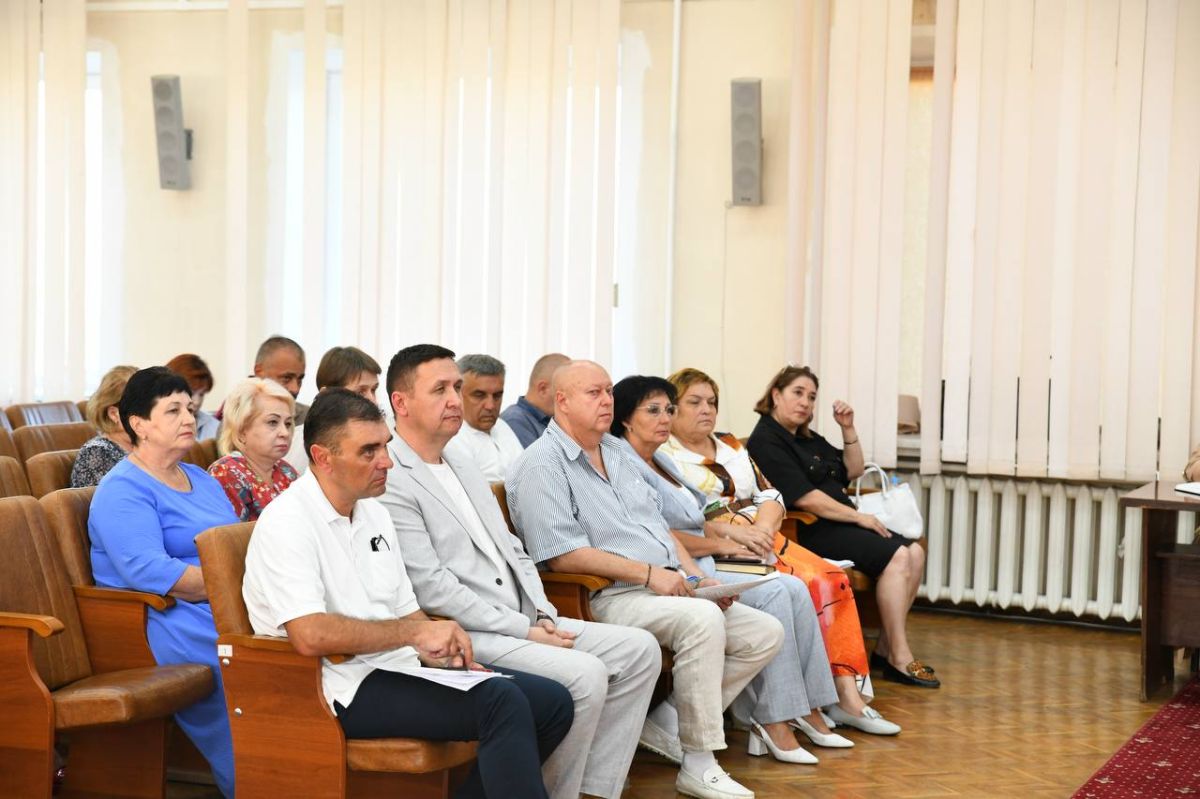 Лариса Толстыкина: Также провели в Макеевке штаб по вопросам здравоохранения, где рассмотрели текущую ситуацию и вопросы, требующие дополнительного внимания Лариса Толстыкина: Также провели в Макеевке штаб по вопросам здравоохранения, где рассмотрели текущую ситуацию и вопросы, требующие дополнительного внимания