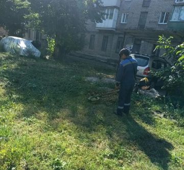 Сегодня, 24 августа, с целью приведения территории в надлежащее санитарное состояние в Кировском внутригородском районе города Макеевки силами Макеевского филиала НКО «ЕДИНЫЙ РЕГИОНАЛЬНЫЙ ФОНД ПО УПРАВЛЕНИЮ МНОГОКВАРТИРНЫМИ...