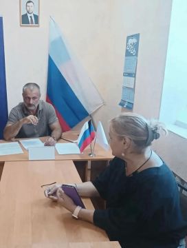 Сегодня, 25 августа депутат Макеевского городского совета ДНР первого созыва Игорь Сепик провел встречу с жителями жилого массива Карла Маркса в общественной приемной