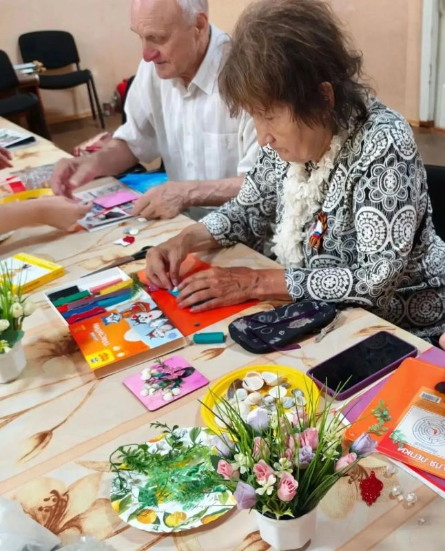 Творчество без границ: в Макеевке прошел мастер-класс «Поделки из ракушек» Творчество без границ: в Макеевке прошел мастер-класс «Поделки из ракушек»