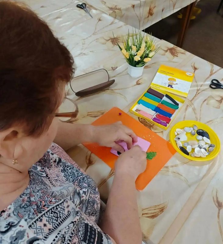 Творчество без границ: в Макеевке прошел мастер-класс «Поделки из ракушек» Творчество без границ: в Макеевке прошел мастер-класс «Поделки из ракушек»