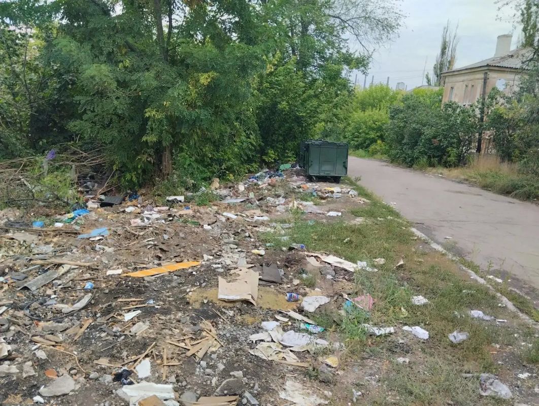 Сегодня, 28 августа, с целью приведения территории в надлежащее санитарное состояние в Кировском внутригородском районе выполнены работы по вывозу крупногабаритных накоплений мусора на контейнерных площадках по адресам: ул.... Сегодня, 28 августа, с целью приведения территории в надлежащее санитарное состояние в Кировском внутригородском районе выполнены работы по вывозу крупногабаритных накоплений мусора на контейнерных площадках по адресам: ул....