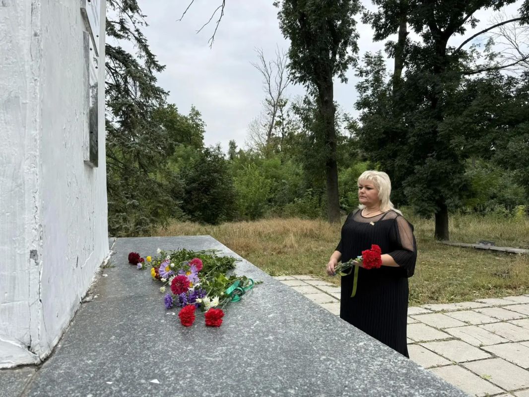В Советском внутригородском районе городского округа Макеевка почтили память погибших шахтёров В Советском внутригородском районе городского округа Макеевка почтили память погибших шахтёров