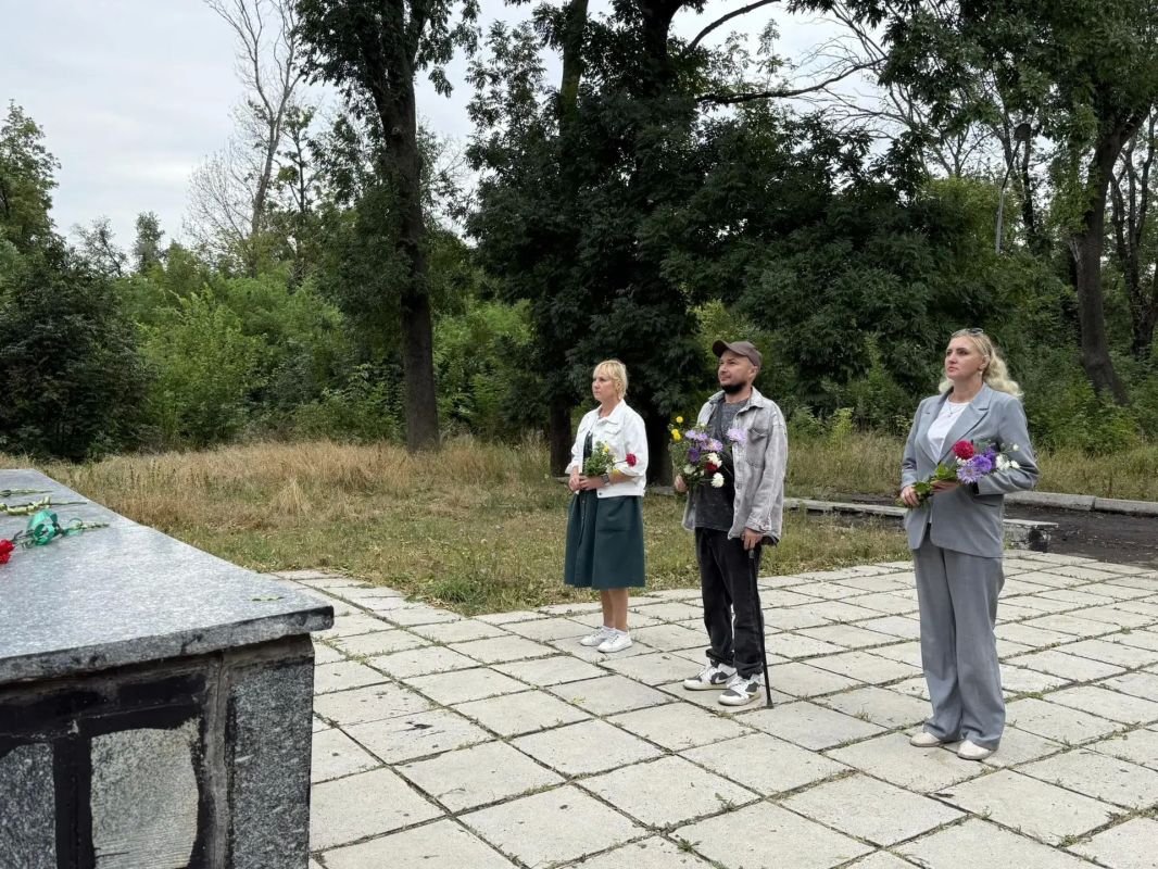 В Советском внутригородском районе городского округа Макеевка почтили память погибших шахтёров В Советском внутригородском районе городского округа Макеевка почтили память погибших шахтёров