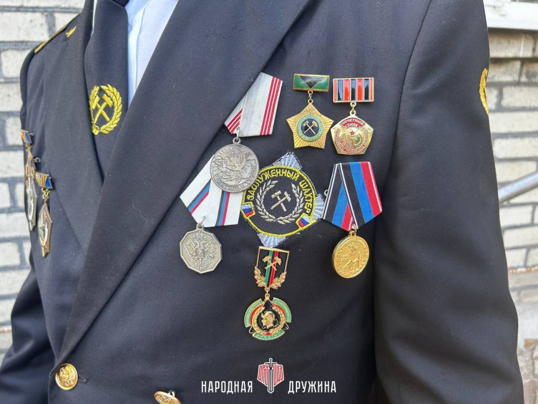Александр Подгорный: Шахтёр — это наша гордость и опора! Александр Подгорный: Шахтёр — это наша гордость и опора!