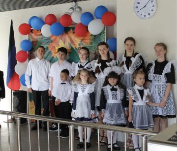 Сегодня двойной праздник для учащихся и педагогов ГБОУ "СШ № 1 Г.О. МАКЕЕВКА": начало учебного года и возвращение домой — в стены родной школы!
