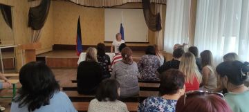 В Горняцком районе состоялась встреча жителей со спикером-активистом ВПП «Единая Россия» Натальей Мороз