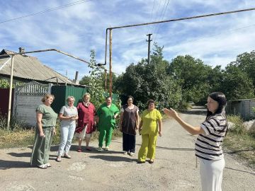 Спикер Светлана Синица провела встречу с жителями на подведомственной территории по адресу: г. Макеевка, ул. Магистральная, 92