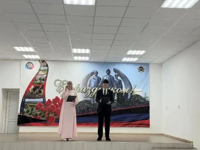 Уже несколько лет подряд август в нашем городе проходит под знаком масштабной акции «Культурный Донбасс» Уже несколько лет подряд август в нашем городе проходит под знаком масштабной акции «Культурный Донбасс»