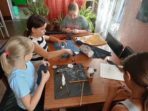 Уже несколько лет подряд август в нашем городе проходит под знаком масштабной акции «Культурный Донбасс» Уже несколько лет подряд август в нашем городе проходит под знаком масштабной акции «Культурный Донбасс»