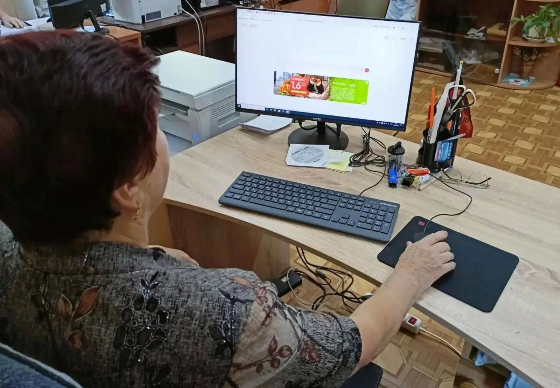 Цифровой мир - доступен каждому: в Макеевке продолжаются уроки компьютерной грамотности Цифровой мир - доступен каждому: в Макеевке продолжаются уроки компьютерной грамотности
