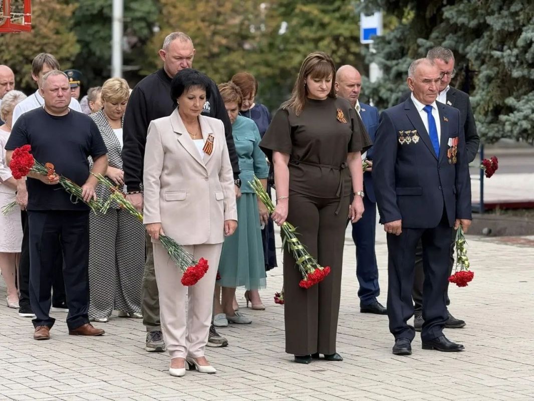 В Макеевке почтили память земляков, освободивших город от немецко-фашистских захватчиков В Макеевке почтили память земляков, освободивших город от немецко-фашистских захватчиков