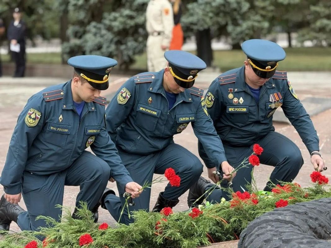 В Макеевке почтили память земляков, освободивших город от немецко-фашистских захватчиков В Макеевке почтили память земляков, освободивших город от немецко-фашистских захватчиков