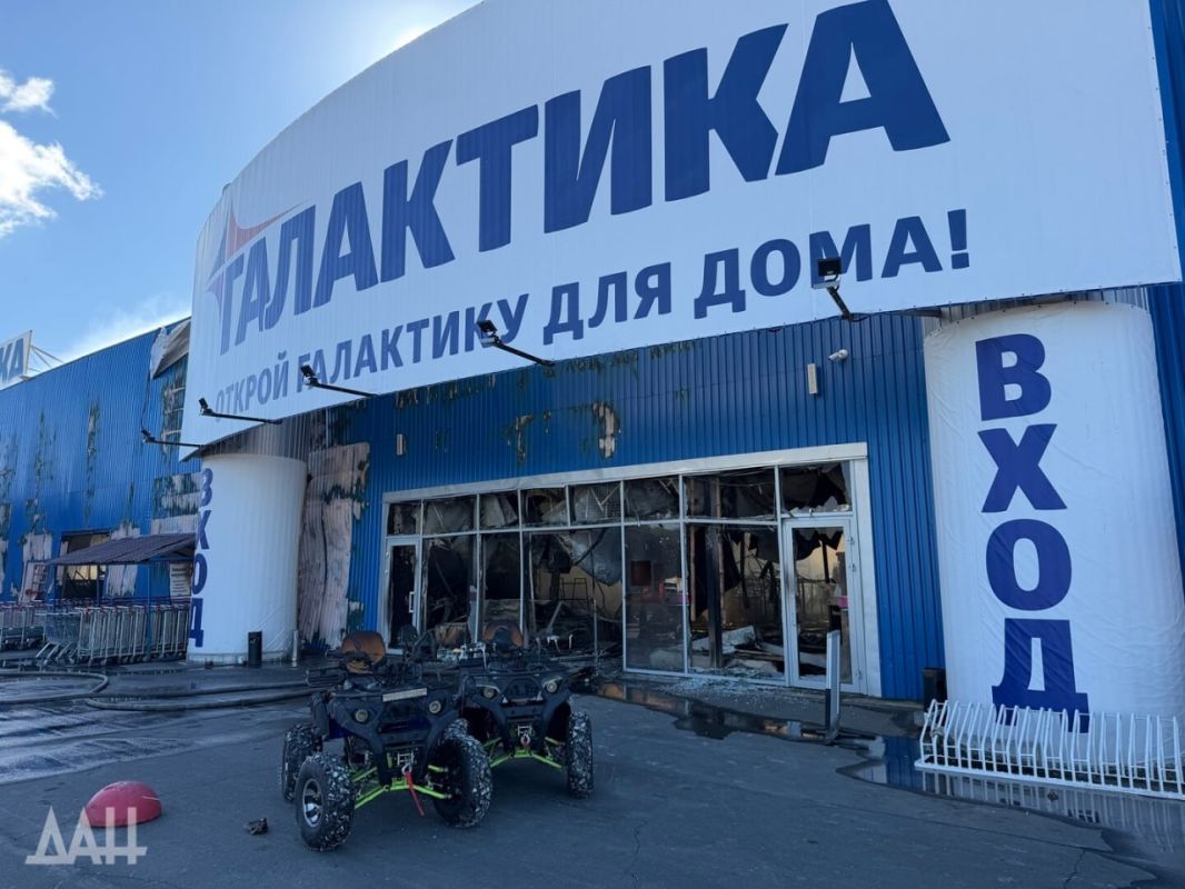 Еще фото последствий удара по "Галактике" в Мариуполе Еще фото последствий удара по "Галактике" в Мариуполе