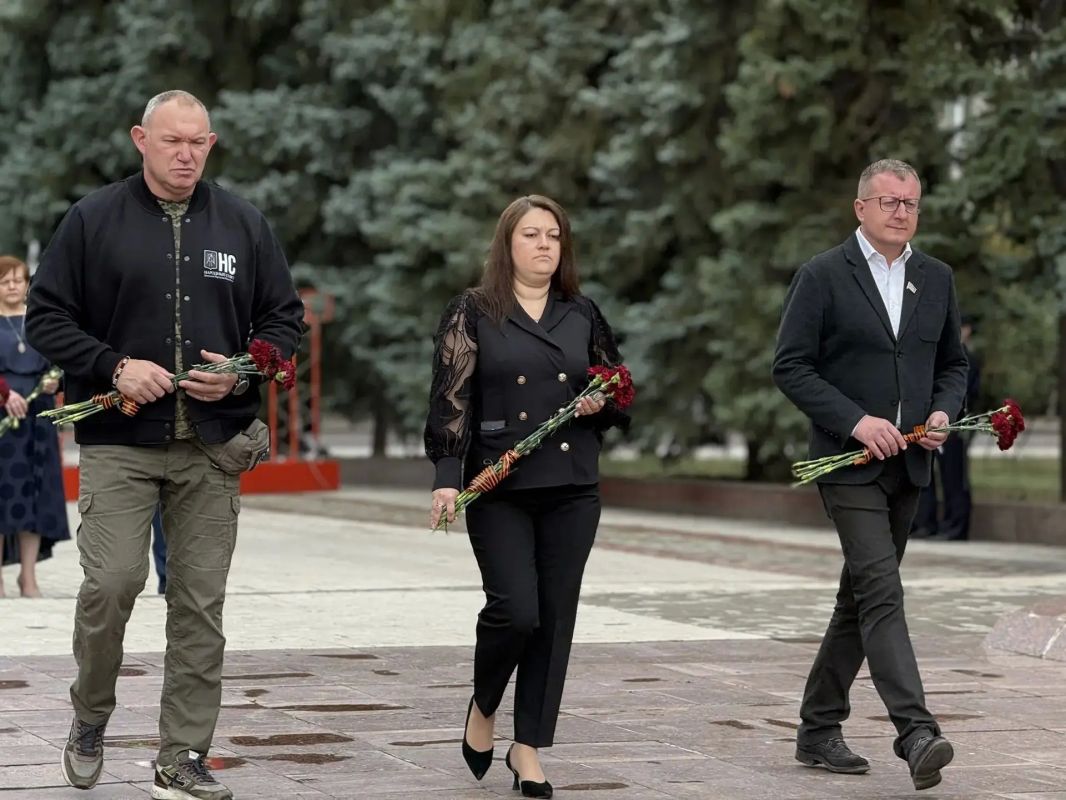 В Макеевке почтили память земляков, освободивших город от немецко-фашистских захватчиков В Макеевке почтили память земляков, освободивших город от немецко-фашистских захватчиков