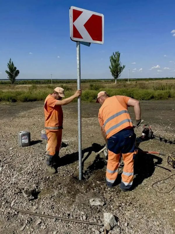 #СОДЕРЖАНИЕ_СВОД за сутки. Продолжаем замену старых автопавильонов на дорогах общего пользования на более комфортные и современные На выходных в рамках работ по содержанию установили новые автопавильоны на автомобильных... #СОДЕРЖАНИЕ_СВОД за сутки. Продолжаем замену старых автопавильонов на дорогах общего пользования на более комфортные и современные На выходных в рамках работ по содержанию установили новые автопавильоны на автомобильных...