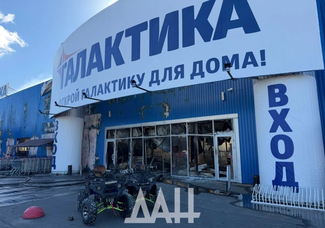 ВСУ ударили по торговому центру «Галактика» в Мариуполе — здание полностью выгорело ВСУ ударили по торговому центру «Галактика» в Мариуполе — здание полностью выгорело