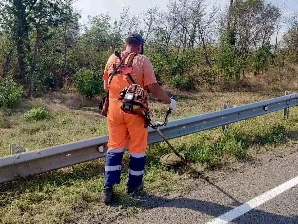 #СОДЕРЖАНИЕ_СВОД за сутки. Продолжаем замену старых автопавильонов на дорогах общего пользования на более комфортные и современные На выходных в рамках работ по содержанию установили новые автопавильоны на автомобильных... #СОДЕРЖАНИЕ_СВОД за сутки. Продолжаем замену старых автопавильонов на дорогах общего пользования на более комфортные и современные На выходных в рамках работ по содержанию установили новые автопавильоны на автомобильных...